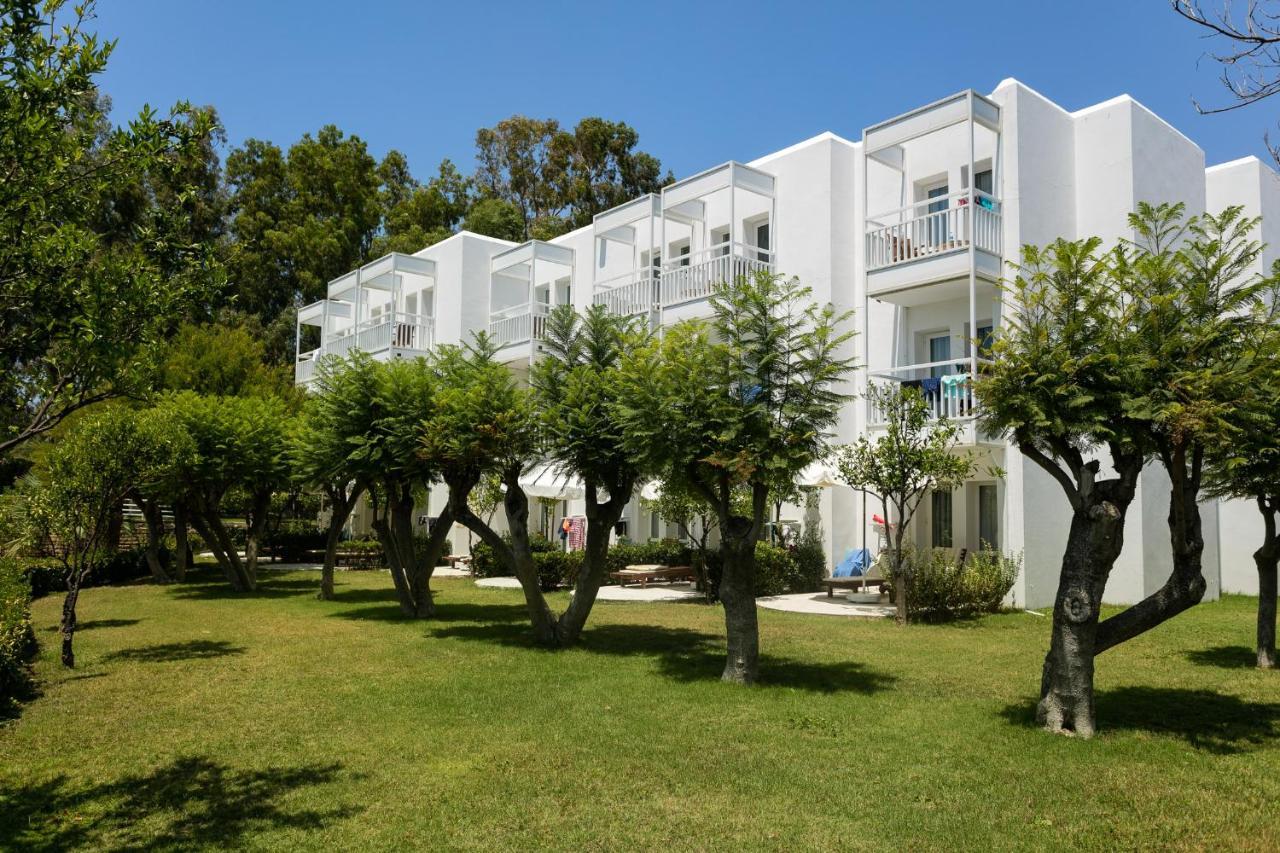 Seven Seas Hotel Blue Side Exterior photo
